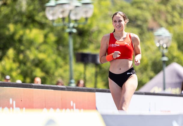 Deutsche Leichtathletik-Meisterschaften Stabhochsprung Frauen; Hannover, 24.07.2026 Jule Glaßer (LG Brillux Münster) bei der Athletenpräsentation; Deutsche Leichtathletik-Meisterschaften Stabhochsprung Frauen am 24.07.2026 auf dem Opernplatz in Hannover (Niedersachsen). *** German Track and Field Championships – Women’s Pole Vault, Hanover, July 24, 2026: Jule Glaßer of LG Brillux Münster at the athlete presentation for the German Track and Field Championships – Women’s Pole Vault on July 24, 2026, at Opernplatz in Hanover, Lower Saxony Copyright: xBEAUTIFULxSPORTS R.xSchmittx
