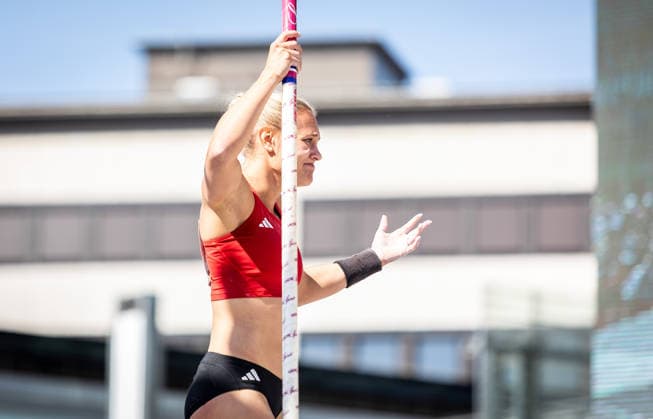 Deutsche Leichtathletik-Meisterschaften Stabhochsprung Frauen; Hannover, 24.07.2026 Sarah Franziska Vogel (Eintracht Frankfurt e.V.) im Stabhochsprung der Frauen; Deutsche Leichtathletik-Meisterschaften Stabhochsprung Frauen am 24.07.2026 auf dem Opernplatz in Hannover (Niedersachsen). *** German Track and Field Championships – Women’s Pole Vault, Hanover, July 24, 2026 Sarah Franziska Vogel, Eintracht Frankfurt e.V., in the women’s pole vault at the German Track and Field Championships—Women’s Pole Vault on July 24, 2026, at Opernplatz in Hanover, Lower Saxony Copyright: xBEAUTIFULxSPORTS R.xSchmittx