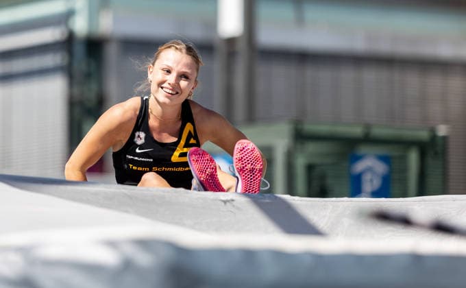 Deutsche Leichtathletik-Meisterschaften Stabhochsprung Frauen; Hannover, 24.07.2026 Freut sich über einen erfolgreichen Sprung: Chiara Sistermann (TSV Gräfelfing) im Stabhochsprung der Frauen; Deutsche Leichtathletik-Meisterschaften Stabhochsprung Frauen am 24.07.2026 auf dem Opernplatz in Hannover (Niedersachsen). *** German Track and Field Championships – Women’s Pole Vault, Hanover, July 24, 2026 Chiara Sistermann of TSV Gräfelfing celebrates a successful jump in the women’s pole vault at the German Track and Field Championships on July 24, 2026, at Opernplatz in Hanover, Lower Saxony Copyright: xBEAUTIFULxSPORTS R.xSchmittx