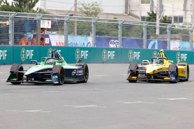 July 25, 2026, Tokyo, Japan: (L to R) ENVISION RACING driver Sebastien Buemi (16) and LOLA YAMAHA ABT FORMULA E TEAM driver Lucas Di Grassi (11) in action during a free practice before starting the Formula E Tokyo E-Prix, round 14 of the 2025Ã¢â‚¬2026 ABB FIA Formula E World Championship, WM, Weltmeisterschaft on the temporary street circuit around the Tokyo Big Sight convention center in Tokyo. Tokyo Japan - ZUMAm191 20260725_aap_m191_023 Copyright: xRodrigoxReyesxMarinx