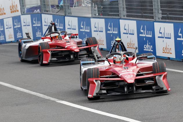 July 25, 2026, Tokyo, Japan: CITROEN RACING driver Jean-Eric Vergne (25) and CITROEN RACING driver Nick Cassidy (37) in action during a free practice before starting the Formula E Tokyo E-Prix, round 14 of the 2025Ã¢â‚¬2026 ABB FIA Formula E World Championship, WM, Weltmeisterschaft on the temporary street circuit around the Tokyo Big Sight convention center in Tokyo. Tokyo Japan - ZUMAm191 20260725_aap_m191_025 Copyright: xRodrigoxReyesxMarinx