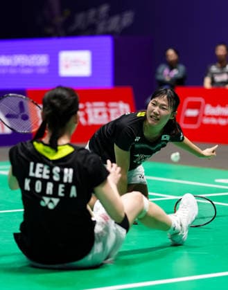 (260725) -- CHANGZHOU, July 25, 2026 -- Baek Ha Na (R) Lee So Hee react during the women s doubles semifinal match between Liu Shengshu Tan Ning of China and Baek Ha Na Lee So Hee of South Korea at the 2026 China Open badminton tournament in Changzhou, east China s Jiangsu Province, July 25, 2026. ) (SP)CHINA-CHANGZHOU-BADMINTON-CHINA OPEN-WOMEN S DOUBLES (CN) SunxFei 