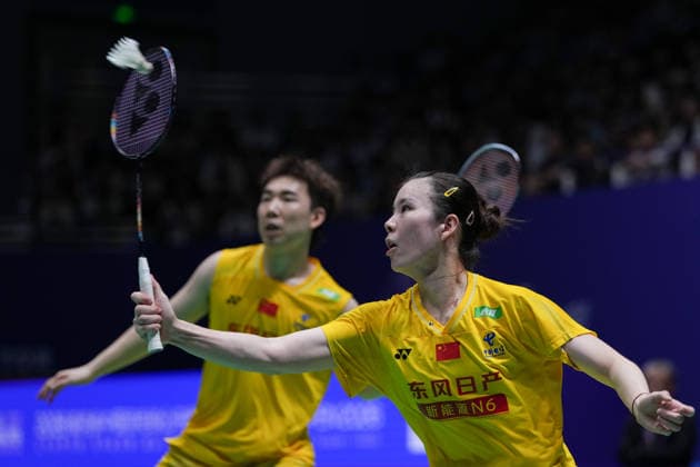 (260725) -- CHANGZHOU, July 25, 2026 -- Guo Xinwa Chen Fanghui (R) compete during the mixed doubles semifinal match between Guo Xinwa Chen Fanghui of China and Dechapol Puavaranukroh Supissara Paewsampran of Thailand at the 2026 China Open badminton tournament in Changzhou, east China s Jiangsu Province, July 25, 2026. ) (SP)CHINA-CHANGZHOU-BADMINTON-CHINA OPEN-MIXED DOUBLES (CN) LixBo 