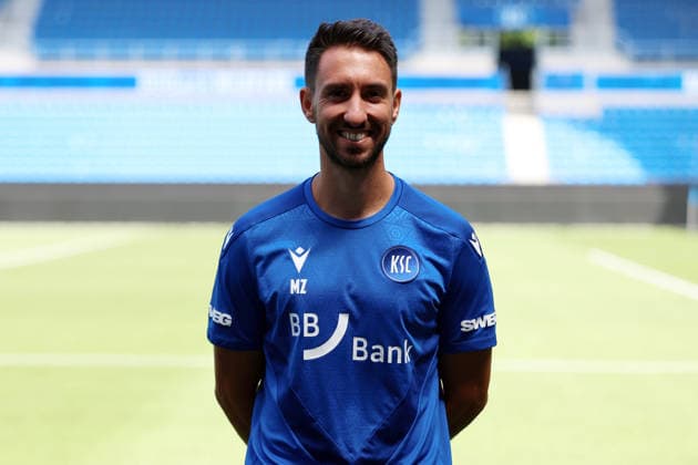 24.07.2026, xrekx, Fussball 2.Bundesliga, Karlsruher SC - Fototermin Saison 2026 27 v.l. Mauro Zanoguera Athletiktrainer (Karlsruher SC) (DFL DFB REGULATIONS PROHIBIT ANY USE OF PHOTOGRAPHS as IMAGE SEQUENCES and or QUASI-VIDEO) Karlsruhe *** July 24, 2026, xrekx, Soccer, 2. Bundesliga, Karlsruher SC Photo Session, 2026–27 Season, from left: Mauro Zanoguera, Strength and Conditioning Coach, Karlsruher SC. DFL and DFB regulations prohibit any use of photographs as image sequences and or quasi-video. Karlsruhe