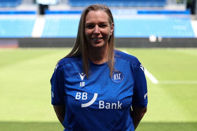 24.07.2026, xrekx, Fussball 2.Bundesliga, Karlsruher SC - Fototermin Saison 2026 27 v.l. Anja Bergheim, Physiotherapeutin (Karlsruher SC) (DFL DFB REGULATIONS PROHIBIT ANY USE OF PHOTOGRAPHS as IMAGE SEQUENCES and or QUASI-VIDEO) Karlsruhe *** July 24, 2026, xrekx, Soccer 2. Bundesliga, Karlsruher SC Photo Session, 2026–27 Season, from left: Anja Bergheim, Physical Therapist, Karlsruher SC. DFL and DFB regulations prohibit any use of photographs as image sequences and or quasi-video. Karlsruhe