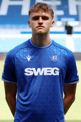 24.07.2026, xrekx, Fussball 2.Bundesliga, Karlsruher SC - Fototermin Saison 2026 27 v.l. Paul Scholl (Karlsruher SC) (DFL DFB REGULATIONS PROHIBIT ANY USE OF PHOTOGRAPHS as IMAGE SEQUENCES and or QUASI-VIDEO) Karlsruhe *** July 24, 2026, xrekx, Soccer, 2. Bundesliga, Karlsruher SC Photo Session, 2026–27 Season, from left: Paul Scholl, Karlsruher SC. DFL and DFB regulations prohibit any use of photographs as image sequences and or quasi-video. Karlsruhe