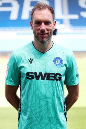 24.07.2026, xrekx, Fussball 2.Bundesliga, Karlsruher SC - Fototermin Saison 2026 27 v.l. Robin Himmelmann (Karlsruher SC) (DFL DFB REGULATIONS PROHIBIT ANY USE OF PHOTOGRAPHS as IMAGE SEQUENCES and or QUASI-VIDEO) Karlsruhe *** July 24, 2026, xrekx, Soccer, 2. Bundesliga, Karlsruher SC Photo Session, 2026–27 Season, from left: Robin Himmelmann, Karlsruher SC. DFL and DFB regulations prohibit any use of photographs as image sequences and or quasi-video. Karlsruhe