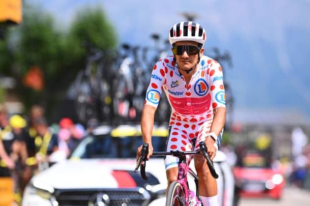 Tour de France 2026 Stage 20 ALPE D HUEZ, FRANCE - JULY 25 : Carapaz Richard (ECU) of EF Education EasyPost wearing the polka dot jersey before the start of the race during stage 20 of the 113rd edition of Tour de France an UCI World Tour 2.UWT cycling road race stage for Men Elite of 171 km with start in Le Bourg d Oissans and finish in Alpe d Huez on July 25, 2026 in Alpe d Huez, France, 25 07 2026 Alpe d Huez France  Copyright: xGvgx