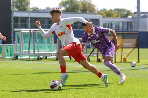 25.07.2026, xtgx, Fussball Testspiel, RB Leipzig - FC Ingolstadt 04 emspor, v.l. Brajan Gruda (Leipzig, 10) (DFL DFB REGULATIONS PROHIBIT ANY USE OF PHOTOGRAPHS as IMAGE SEQUENCES and or QUASI-VIDEO) Leipzig *** July 25, 2026, xtgx, soccer exhibition match, RB Leipzig vs. FC Ingolstadt 04 emspor, from left: Brajan Gruda (Leipzig), 10 DFL DFB REGULATIONS PROHIBIT ANY USE OF PHOTOGRAPHS as IMAGE SEQUENCES and or QUASI-VIDEO (Leipzig)