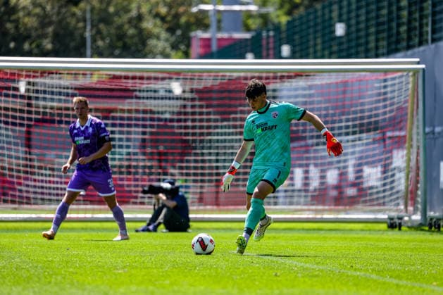Markus Ponath (FC Ingolstadt, 01) am Ball, Schuss, Pass, RB Leipzig vs FC Ingolstadt, Fussball, Testspiel, Saison 2026 27, 25.07.2026,¨ RB Leipzig vs FC Ingolstadt, Fussball, Testspiel, Saison 2026 27, 25.07.2026 Leipzig *** Markus Ponath, FC Ingolstadt, No. 01, on the ball, shot, pass, RB Leipzig vs. FC Ingolstadt, soccer, friendly match, 2026–27 season, July 25, 2026,¨ RB Leipzig vs. FC Ingolstadt, soccer, friendly match, 2026–27 season, July 25, 2026, Leipzig Copyright: xEibner-Pressefoto LauraxRoemerx EP_LRR