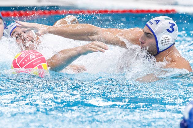 Water polo, Wasserball WORLD CUP ‹GREECE ITALY, Guerrato Stefano of Italy competes for the ball during the Water Polo World Cup Men s Semi Final match between Greece and Italy at Sydney Olympic Park Aquatic Centre in Sydney, Saturday, July 25, 2026. ( NO ARCHIVING, EDITORIAL USE ONLY SYDNEY NEW SOUTH WALES AUSTRALIA  Copyright: xMARKxEVANSx 20260725124771437611