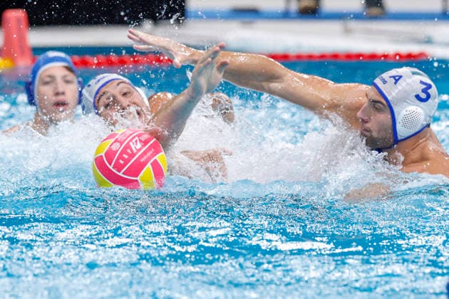 Water polo, Wasserball WORLD CUP ‹GREECE ITALY, Guerrato Stefano of Italy competes for the ball during the Water Polo World Cup Men s Semi Final match between Greece and Italy at Sydney Olympic Park Aquatic Centre in Sydney, Saturday, July 25, 2026. ( NO ARCHIVING, EDITORIAL USE ONLY SYDNEY NEW SOUTH WALES AUSTRALIA  Copyright: xMARKxEVANSx 20260725145138118822