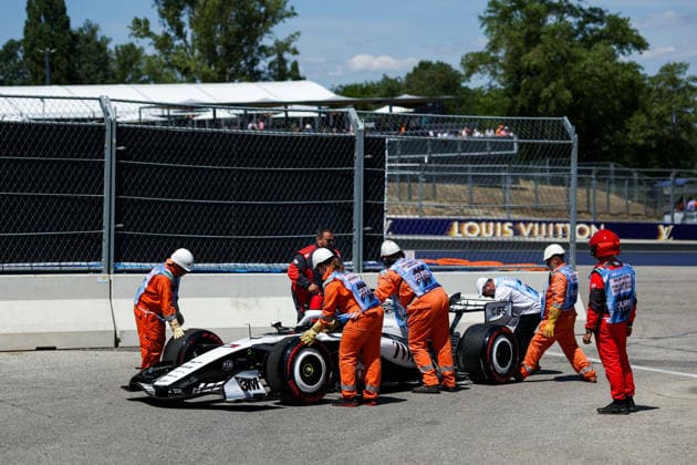 F1 - HUNGARIAN GRAND PRIX 2026 11 PEREZ Sergio (mex), Cadillac F1 Team CA01, action crash, accident, marshall, commissaire de piste, marshal, marshalls, marshals during the Formula 1 Hungarian Grand Prix 2026, 11th round of the 2026 Formula One World Championship, WM, Weltmeisterschaft from July 24 to 26, 2026 on the Hungaroring, in Mogyorod near Budapest, Hungary -  Copyright: xFLORENTxGOODENx