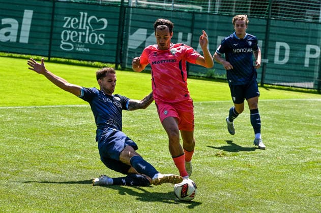 25.07.2026, AUT, Fußball, Herren, 1. Bundesliga, FSP, Saison 2026 2027, Zell am Ziller, SV Werder Bremen vs VfL Bochum Michael Steinwender (Bochum, 15), Olivier Deman (Werder Bremen, 2) Zell am Ziller Parkstadion Tirol Österreich *** July 25, 2026, Austria, Soccer, Men s, 1. Bundesliga, FSP, 2026–2027 Season, Zell am Ziller, SV Werder Bremen vs. VfL Bochum Michael Steinwender (Bochum), 15, Olivier Deman (Werder Bremen), 2 Zell am Ziller Parkstadion, Tyrol, Austria Copyright: xNordphotox xHafnerx