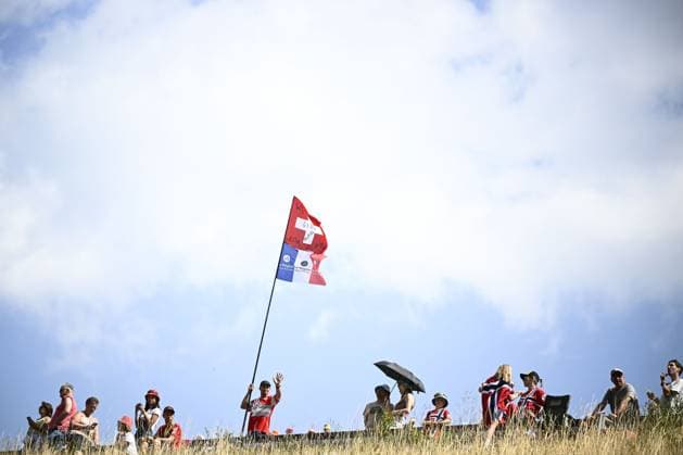 Cycling fans pictured during stage 20 of the 2026 Tour de France cycling race, a stage of 171km Le Bourg d Oisans to Alpe d Huez, on Saturday 25 July 2026. The 113th edition of the Tour de France starts on Saturday 4 July in Barcelona, Spain, and will finish in Paris, France on the 26th of July. JASPERxJACOBS  x181999379x