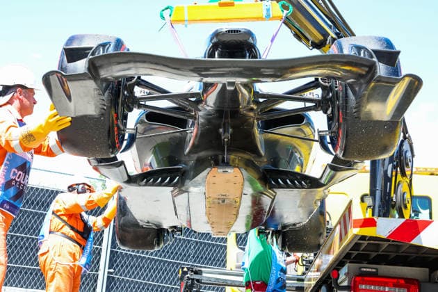 F1 - HUNGARIAN GRAND PRIX 2026 11 PEREZ Sergio (mex), Cadillac F1 Team CA01, action crash, accident, marshall, commissaire de piste, marshal, marshalls, marshals flat floor, aerodynamism, aerodynamic, aerodynamics details during the Formula 1 Hungarian Grand Prix 2026, 11th round of the 2026 Formula One World Championship, WM, Weltmeisterschaft from July 24 to 26, 2026 on the Hungaroring, in Mogyorod near Budapest, Hungary -  Copyright: xFLORENTxGOODENx