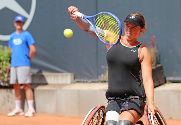 Wheelchair Hamburg Open am Hamburger Rothenbaum: Lizzy de Greef (Niederlande) im Halbfinale. *** Wheelchair Hamburg Open at Hamburg s Rothenbaum: Lizzy de Greef of the Netherlands Advances to the Semifinals