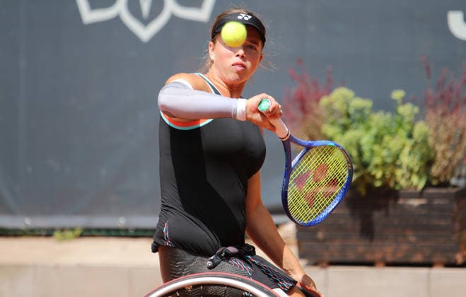 Wheelchair Hamburg Open am Hamburger Rothenbaum: Lizzy de Greef (Niederlande) im Halbfinale. *** Wheelchair Hamburg Open at Hamburg s Rothenbaum: Lizzy de Greef of the Netherlands Advances to the Semifinals