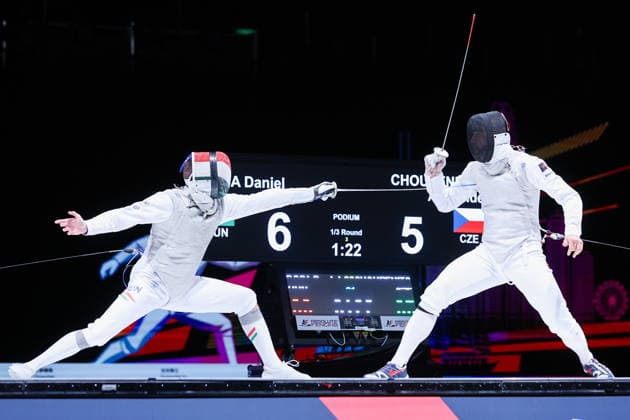 CHINA, HONG KONG - JULY 25, 2026: Hungary s Daniel Dosa (L) and the Czech Republic s Alexander Choupenitch compete in the men™s individual foil event at the 2026 Kerry Fencing World Championships 2026 Fencing World Championships In Hong Kong  - ZUMAt113 20260725_zaa_t113_069 Copyright: xMikhailxSinitsynx