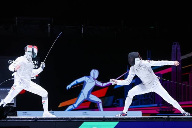 CHINA, HONG KONG - JULY 25, 2026: Hungary s Daniel Dosa (L) and the Czech Republic s Alexander Choupenitch compete in the men™s individual foil event at the 2026 Kerry Fencing World Championships 2026 Fencing World Championships In Hong Kong  - ZUMAt113 20260725_zaa_t113_073 Copyright: xMikhailxSinitsynx