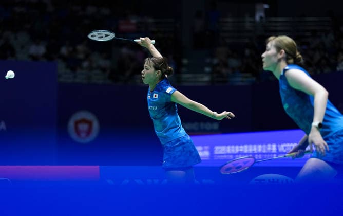 (260725) -- CHANGZHOU, July 25, 2026 -- Fukushima Yuki (L) Matsumoto Mayu compete during the women s doubles semifinal match between Li Yijing Luo Xumin of China and Fukushima Yuki Matsumoto Mayu of Japan at the China Open 2026 badminton tournament in Changzhou, east China s Jiangsu Province, July 25, 2026. ) (SP)CHINA-CHANGZHOU-BADMINTON-CHINA OPEN-WOMEN S DOUBLES (CN) SunxFei 