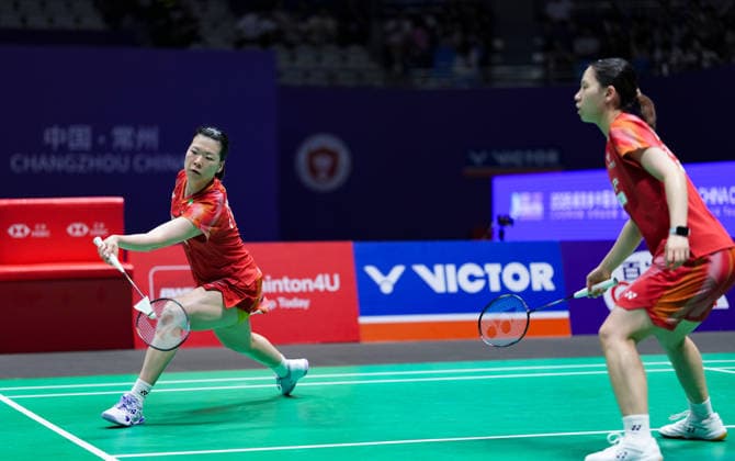 (260725) -- CHANGZHOU, July 25, 2026 -- Li Yijing Luo Xumin (L) compete during the women s doubles semifinal match between Li Yijing Luo Xumin of China and Fukushima Yuki Matsumoto Mayu of Japan at the China Open 2026 badminton tournament in Changzhou, east China s Jiangsu Province, July 25, 2026. ) (SP)CHINA-CHANGZHOU-BADMINTON-CHINA OPEN-WOMEN S DOUBLES (CN) SunxFei 