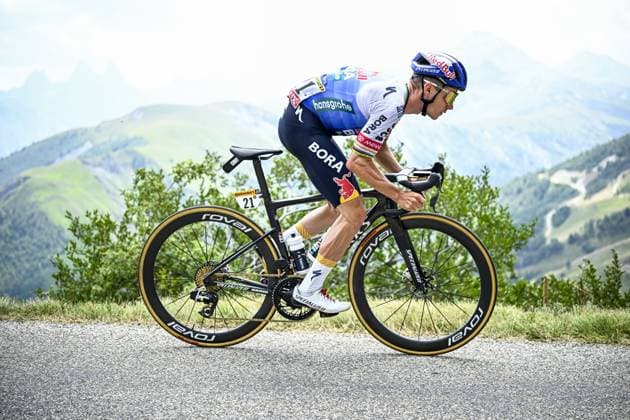 Belgian Remco Evenepoel of Red Bull-BORA-hansgrohe pictured in action during stage 20 of the 2026 Tour de France cycling race, a stage of 171km Le Bourg d Oisans to Alpe d Huez, on Saturday 25 July 2026. The 113th edition of the Tour de France starts on Saturday 4 July in Barcelona, Spain, and will finish in Paris, France on the 26th of July. JASPERxJACOBS  x182000516x