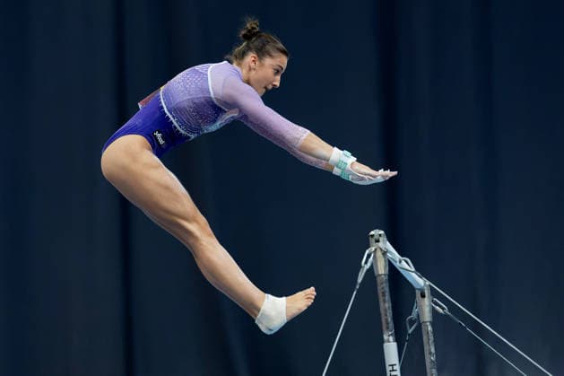 Deutsche Meisterschaften im Gerätturnen 2026, Gerätfinals Deutsche Meisterin am Stufenbarren wird Helen Kevric (MTV Stuttgart). Deutsche Meisterschaften im Gerätturnen, Gerätfinals, am 25. Juli 2026 in der ZAG-Arena in Hannover., Hannover Niedersachsen Deutschland ZAG Arena *** 2026 German Artistic Gymnastics Championships, Apparatus Finals: Helen Kevric of MTV Stuttgart Wins the Uneven Bars Title German Artistic Gymnastics Championships, Apparatus Finals, on July 25, 2026, at the ZAG Arena in Hanover, Hanover, Lower Saxony, Germany ZAG Arena