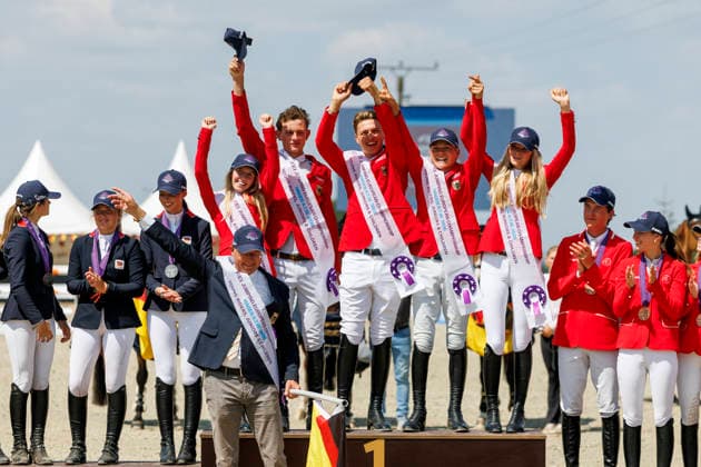 HAGEN a.T.W. - FEI Jumping European Championship, EM, Europameisterschaft Children, Juniors and Young Rider 2026, HAGEN a.T.W. - FEI Jumping European Championship Children, Juniors and Young Rider 2026 Team Germany TILLMANN Lennard (GER), STORMANNS Tony (GER), MERSCHFORMANN Malte (GER), BEERBAUM Brianne (GER), KUEHNER Jolie Marie (GER), SEEMANN Eberhard (Chef dÂ Equipe) Championship ceremony Team Final Nations Cup CH-EU-J-S - Juniors 2nd COMPETITION Teams & Individuals over two rounds - SECOND ROUND Hagen a.T.W., Reitanlage Haunhorst 25. July 2026 - *** HAGEN a T W FEI Jumping European Championship for Children, Juniors, and Young Riders 2026, HAGEN a T W FEI Jumping European Championship for Children, Juniors, and Young Riders 2026 Team Germany: Lennard TILLMANN (GER), Tony STORMANNS (GER), Malte MERSCHFORMANN (GER), Brianne BEERBAUM (GER), KUEHNER Jolie Marie GER, SEEMANN Eberhard, Chef d’Equipe Championship Ceremony Team Final Nations Cup CH EU J S Juniors 2nd COMPETITION Teams Individuals over two rounds SECOND ROUND Hagen a T W, Haunhorst Equestrian Center, July 25, 2026