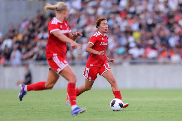 (L-R) Pernille Harder, Momoko Tanikawa (FC Bayern), JULY 25, 2026 - Football Soccer : Allianz Women s Tour 2026 match between RB Omiya Ardija and FC Bayern Munich at NACK5 Stadium in Saitama, Japan.  aflo_339073023 NaokixNishimurax