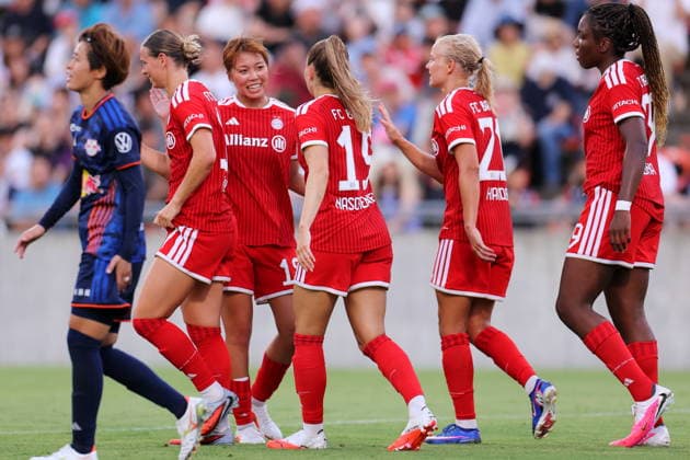 Momoko Tanikawa & FC Bayern Munich Women team group, Mannschaftsbild, Totale (FC Bayern), JULY 25, 2026 - Football Soccer : Allianz Women s Tour 2026 match between RB Omiya Ardija and FC Bayern Munich at NACK5 Stadium in Saitama, Japan.  aflo_339073026 NaokixNishimurax
