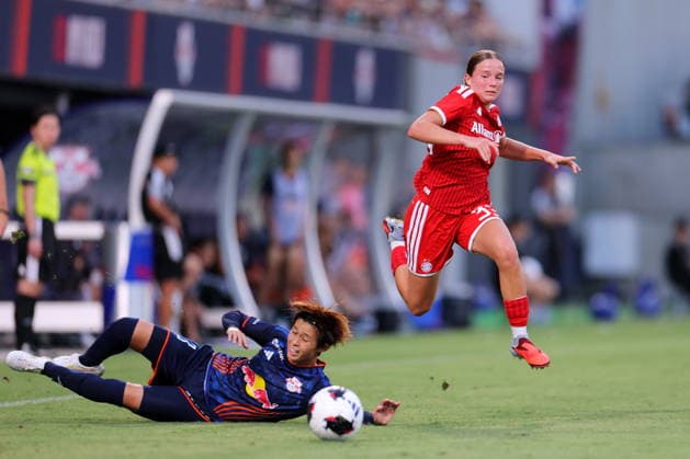 (L-R) Risa Kanehira (Ardija), Ella Rauscha (FC Bayern), JULY 25, 2026 - Football Soccer : Allianz Women s Tour 2026 match between RB Omiya Ardija and FC Bayern Munich at NACK5 Stadium in Saitama, Japan.  aflo_339073028 NaokixNishimurax