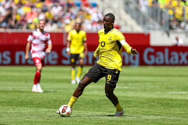 25.07.2026, GER, Fussball, Herren, Vorbereitungsspiel, Saison 2026 2027, Fortuna Düsseldorf - Borussia Dortmund Serhou Guirassy (BVB) in Aktion am Ball, Einzelaktion Düsseldorf merkur Spiel-Arena Nordrhein-Westfalen Deutschland *** July 25, 2026, GER, Soccer, Men s, Preseason Match, 2026–2027 Season, Fortuna Düsseldorf vs. Borussia Dortmund, Serhou Guirassy, BVB in action with the ball, individual play, Düsseldorf Merkur Spiel Arena, North Rhine-Westphalia, Germany Copyright: xAdrianxSchlüterx