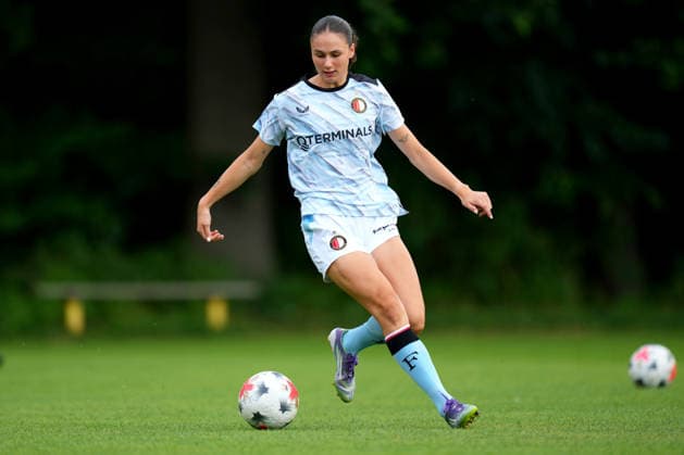 Club Friendly: Eintracht Frankfurt Woman v Feyenoord Rotterdam V1 Horst - Mia Schmid of Feyenoord Rotterdam V1 before a friendly in preparation of the 2026 2027 season. The match is set between Eintracht Frankfurt Woman and Feyenoord Rotterdam V1 at RKsv Wittenhorst on 25 July 2026 in Horst, The Netherlands. (Hero Images Yannick Verhoeven) Copyright: xYannickxVerhoevenx