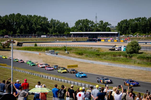 DTM, 9. + 10. Rennen Oschersleben 2026 80 Mercedes-AMG GT3 EVO, Winward Racing: Maro Engel, 130 Lamborghini Temerario GT3, ABT Sportsline: Luca Engstler - picture by Gruppe C Photography Oschersleben Oschersleben Sachsen-Anhalt Germany Copyright: xGruppexCxPhotographyx