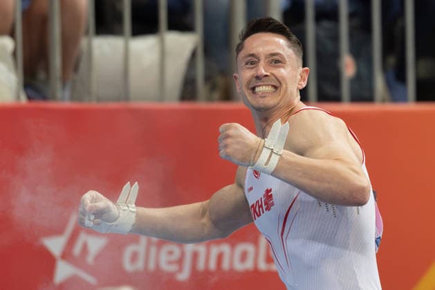 Deutsche Meisterschaften im Gerätturnen 2026, Gerätfinals Andreas Toba (Turn-Klubb zu Hannover) jubelt nach seiner Übung im Gerätfinale an den Ringen. Deutsche Meisterschaften im Gerätturnen, Gerätfinals, am 25. Juli 2026 in der ZAG-Arena in Hannover., Hannover Niedersachsen Deutschland ZAG Arena *** 2026 German Artistic Gymnastics Championships, Apparatus Finals: Andreas Toba of Turn Klubb zu Hannover celebrates after his routine in the rings apparatus final at the German Artistic Gymnastics Championships, Apparatus Finals, on July 25, 2026, at the ZAG Arena in Hanover, Hanover, Lower Saxony, Germany, ZAG Arena