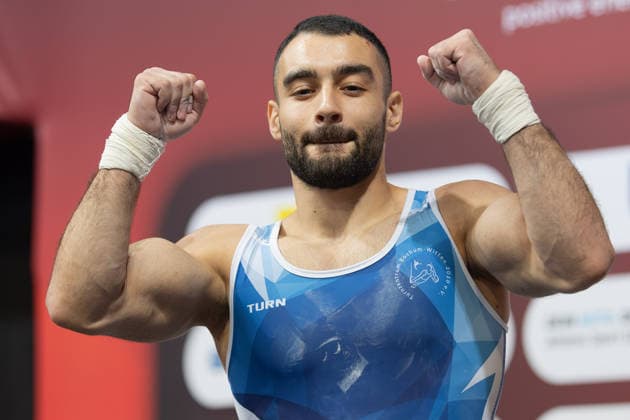 Deutsche Meisterschaften im Gerätturnen 2026, Gerätfinals Artur Sahakyan (Turnzentrum Bochum-Witten) jubelt nach seinem Sieg bei den Ringen. Deutsche Meisterschaften im Gerätturnen, Gerätfinals, am 25. Juli 2026 in der ZAG-Arena in Hannover., Hannover Niedersachsen Deutschland ZAG Arena *** 2026 German Artistic Gymnastics Championships, Apparatus Finals: Artur Sahakyan of the Bochum-Witten Gymnastics Center celebrates his victory on the rings at the German Artistic Gymnastics Championships, Apparatus Finals, on July 25, 2026, at the ZAG Arena in Hanover, Hanover, Lower Saxony, Germany, ZAG Arena