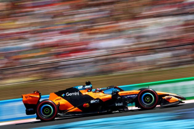 Oscar Piastri of Australia and McLaren , Qualifying, F1 Grand Prix of Hungary, am 25. July 2026 in Budapeste, Hungary. (Foto von Diogo Cardoso DeFodi Images) Oscar Piastri of Australia and McLaren , Qualifying, F1 Grand Prix of Hungary, Hungaroring on July 25, 2026 in Budapeste, Hungary. (Photo by Diogo Cardoso DeFodi Images) - *** Oscar Piastri of Australia and McLaren, Qualifying, F1 Grand Prix of Hungary, on July 25, 2026, in Budapest, Hungary. Photo by Diogo Cardoso DeFodi Images. Oscar Piastri of Australia and McLaren, Qualifying, F1 Grand Prix of Hungary, Hungaroring on July 25, 2026, in Budapest, Hungary. Photo by Diogo Cardoso DeFodi Images