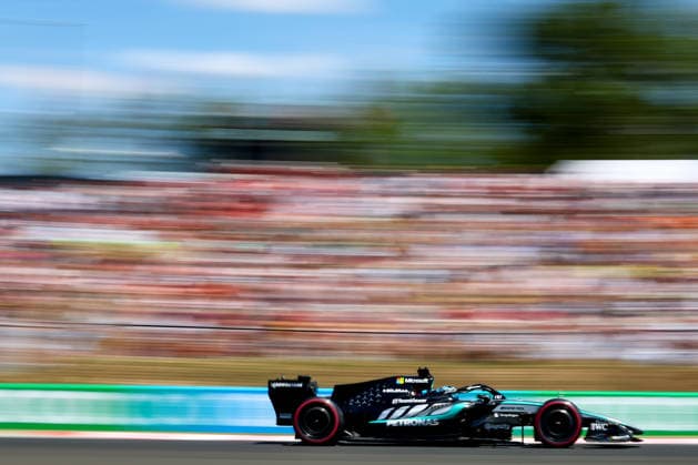 George Russell of Great Britain and Mercedes AMG Petronas F1 Team , Qualifying, F1 Grand Prix of Hungary, am 25. July 2026 in Budapeste, Hungary. (Foto von Diogo Cardoso DeFodi Images) George Russell of Great Britain and Mercedes AMG Petronas F1 Team , Qualifying, F1 Grand Prix of Hungary, Hungaroring on July 25, 2026 in Budapeste, Hungary. (Photo by Diogo Cardoso DeFodi Images) - *** George Russell of Great Britain and the Mercedes AMG Petronas F1 Team, Qualifying, F1 Grand Prix of Hungary, on July 25, 2026, in Budapest, Hungary. Photo by Diogo Cardoso DeFodi Images. George Russell of Great Britain and the Mercedes AMG Petronas F1 Team, Qualifying, F1 Grand Prix of Hungary, Hungaroring on July 25, 2026, in Budapest, Hungary. Photo by Diogo Cardoso, DeFodi Images