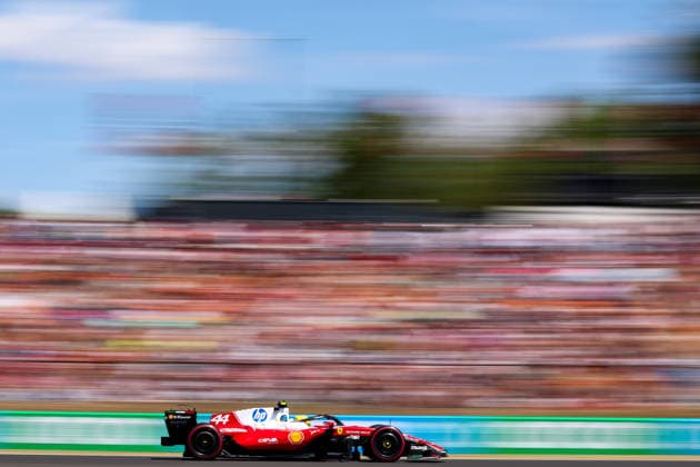 Lewis Hamilton of Great Britain and Scuderia Ferrari , Qualifying, F1 Grand Prix of Hungary, am 25. July 2026 in Budapeste, Hungary. (Foto von Diogo Cardoso DeFodi Images) Lewis Hamilton of Great Britain and Scuderia Ferrari , Qualifying, F1 Grand Prix of Hungary, Hungaroring on July 25, 2026 in Budapeste, Hungary. (Photo by Diogo Cardoso DeFodi Images) - *** Lewis Hamilton of Great Britain and Scuderia Ferrari, Qualifying, F1 Grand Prix of Hungary, on July 25, 2026, in Budapest, Hungary. Photo by Diogo Cardoso DeFodi Images. Lewis Hamilton of Great Britain and Scuderia Ferrari, Qualifying, F1 Grand Prix of Hungary, Hungaroring on July 25, 2026, in Budapest, Hungary. Photo by Diogo Cardoso, DeFodi Images
