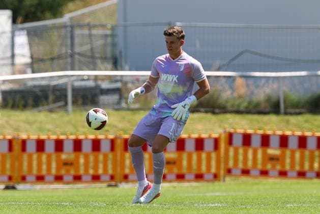 Finn Dahmen 1 (FC Augsburg), FC Augsburg vs. 1. FC Saarbruecken, Fussball, 1. Bundesliga, Testspiel, Saison 2026 27, 25.07.2026 Kaufbeuren Bayern Deutschland *** Finn Dahmen, 1 FC Augsburg, FC Augsburg vs. 1 FC Saarbrücken, Soccer, Bundesliga 1, Friendly Match, 2026–27 Season, July 25, 2026, Kaufbeuren, Bavaria, Germany Copyright: xkolbert-press ChristianxKolbertx