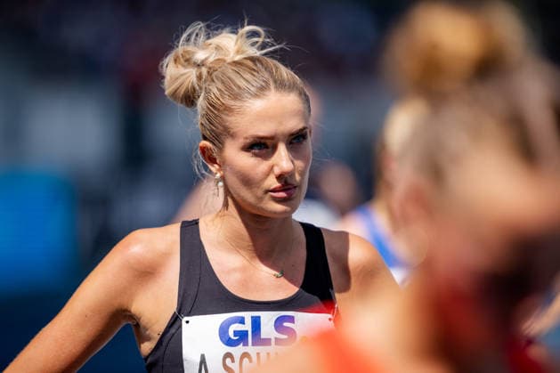 Wattenscheid, 25.07.2026, Leichathletik, Deutsche Meisterschaften Alicia Schmidt (GER, SCC Berlin) vor dem 800m Halbfinale Bochum-Wattenscheid Lohrheidestadion NRW Germany *** Wattenscheid, July 25, 2026, Track and Field, German Championships: Alicia Schmidt (GER), SCC Berlin, before the 800m semifinal in Bochum, Wattenscheid, Lohrheidestadion, North Rhine-Westphalia, Germany