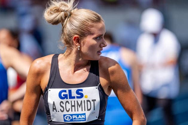 Wattenscheid, 25.07.2026, Leichathletik, Deutsche Meisterschaften Alicia Schmidt (GER, SCC Berlin) nachdem 800m Zieleinlauf Bochum-Wattenscheid Lohrheidestadion NRW Germany *** Wattenscheid, July 25, 2026, Track and Field, German Championships: Alicia Schmidt (GER), SCC Berlin, after crossing the finish line in the 800m at Lohrheidestadion in Bochum-Wattenscheid, North Rhine-Westphalia, Germany