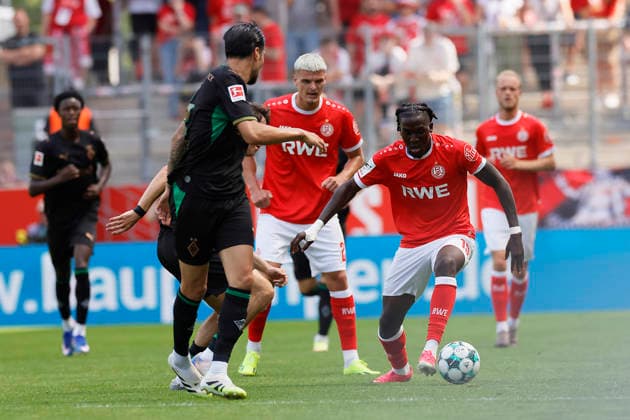 Fußball Testspiel Rot-Weiss Essen - VFL Borussia Mönchengladbach am 25.07.2026 im Stadion an der Hafenstraße in Essen Franci Bouebari ( Rot-Weiss Essen ) *** Soccer Friendly Match: Rot Weiss Essen vs. VFL Borussia Mönchengladbach on July 25, 2026, at the Stadion an der Hafenstraße in Essen; Franci Bouebari, Rot Weiss Essen