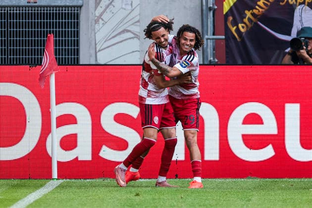 25.07.2026, Fussball, Testspiel Fortuna Düsseldorf - Borussia Dortmund. v. l. Anas Slimani (Fortuna Düsseldorf), Kilian Sauck (Fortuna Düsseldorf) bejubeln das Tor zum 2:1. Düsseldorf Trainingsgelände des BVB NRW Deutschland xRHR-FOTO DEx *** July 25, 2026, Soccer, Friendly Match: Fortuna Düsseldorf vs. Borussia Dortmund – Anas Slimani (Fortuna Düsseldorf) and Kilian Sauck (Fortuna Düsseldorf) celebrate the goal that made the score 2–1. Düsseldorf, BVB Training Facility, NRW, Germany. xRHR PHOTO DEx Copyright: DennisxEwert RHR-FOTOx RHR-FOTO DE