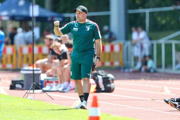 Chef-Trainer Manuel Baum (FC Augsburg), FC Augsburg vs. 1. FC Saarbruecken, Fussball, 1. Bundesliga, Testspiel, Saison 2026 27, 25.07.2026 Kaufbeuren Bayern Deutschland *** Head Coach Manuel Baum, FC Augsburg; FC Augsburg vs. 1. FC Saarbrücken; Soccer; Bundesliga 1; Friendly Match; 2026–27 Season; July 25, 2026; Kaufbeuren, Bavaria, Germany Copyright: xkolbert-press ChristianxKolbertx