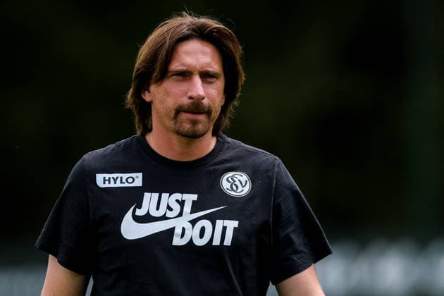 WEURT, NETHERLANDS - JULY 25: SV Elversberg head coach Vincent Wagner looks on prior to the pre-season friendly match between NEC and Elversberg at Sportpark De Kamp on July 25, 2026 in Weurt, Netherlands.  Copyright: xRenexNijhuis MBxMediax