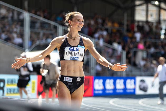 Deutsche Leichtathletik-Meisterschaften; Bochum-Wattenscheid, 25.07.2026 Ausgelassene Freude: Kira Wittmann (Hannover 96) wird Deutsche Meisterin im Dreisprung der Frauen; Deutsche Leichtathletik-Meisterschaften am 25.07.2026 im Lohrheidestadion in Bochum-Wattenscheid (Nordrhein-Westfalen). *** German Track and Field Championships, Bochum-Wattenscheid, July 25, 2026: Exuberant Joy—Kira Wittmann of Hannover 96 Becomes German Champion in the Women’s Triple Jump at the German Track and Field Championships on July 25, 2026, at the Lohrheidestadion in Bochum-Wattenscheid, North Rhine-Westphalia Copyright: xBEAUTIFULxSPORTS R.xSchmittx