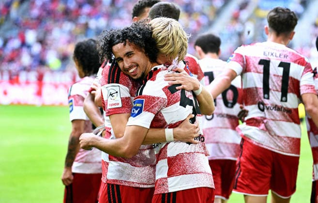 Fussball, 3. Liga, Deutschland, Herren, Saison 2026 2027, Testspiel, Merkur-Spiel-Arena Düsseldorf, Fortuna Düsseldorf - Borussia Dortmund 2:1; Jubel Anas Slimani (F95) nach seinem Tor zum 2:1. Jubel, Freude, Aktion. *** Soccer, 3rd Division, Germany, Men s, 2026–2027 Season, Friendly Match, Merkur Spiel Arena Düsseldorf, Fortuna Düsseldorf vs. Borussia Dortmund 2–1; Anas Slimani (F95) celebrating after scoring the goal that made it 2–1; celebration, joy, action