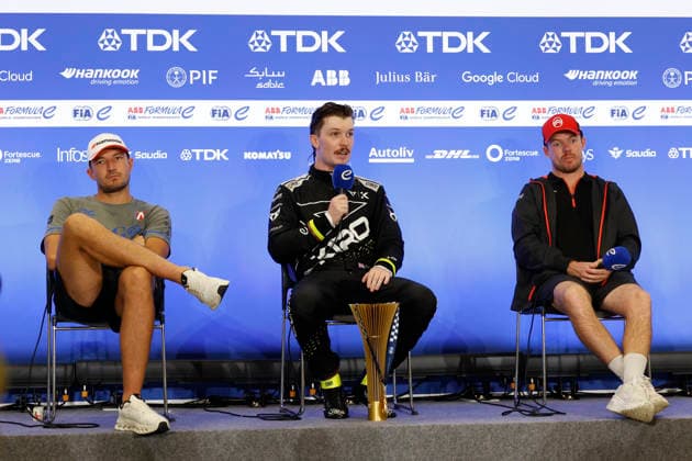 July 25, 2026, Tokyo, Japan: Dan Ticktum (C) driver of CUPRA KIRO team speaks during a press conference, PK, Pressekonferenz after winning the race (round 14) of the Formula E Tokyo E-Prix of the 2025Ã¢â‚¬2026 ABB FIA Formula E World Championship, WM, Weltmeisterschaft at Tokyo Big Sight convention center in Tokyo. Tokyo Japan - ZUMAm191 20260725_aap_m191_087 Copyright: xRodrigoxReyesxMarinx